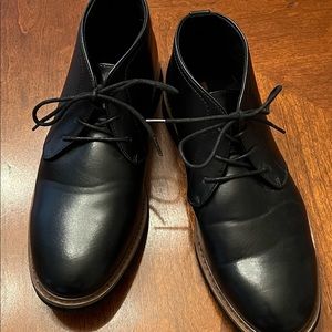 Boys size 5 dress shoes